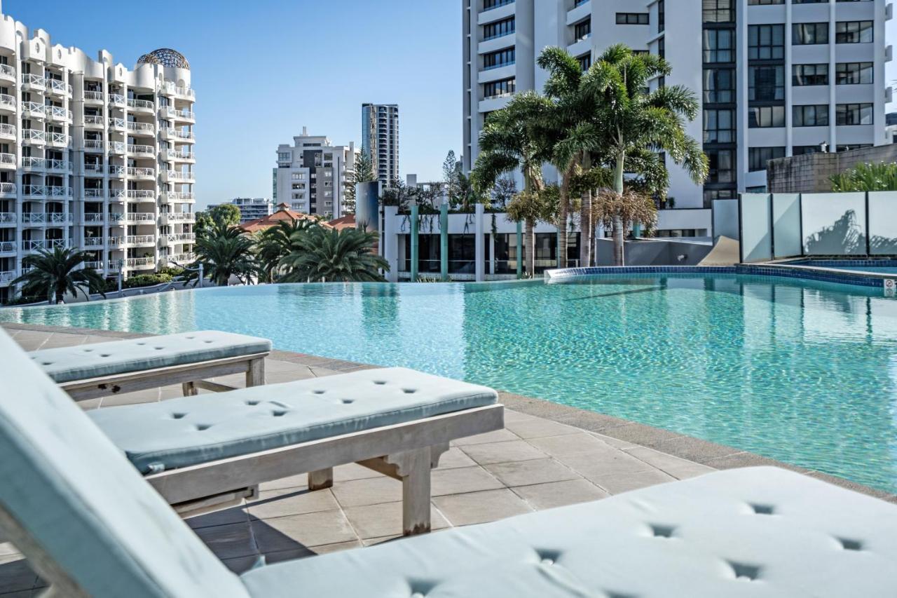 The Wave Resort Gold Coast Esterno foto